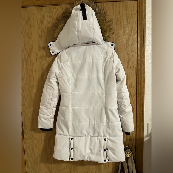 Guess puffer coat - Picture 6 of 8